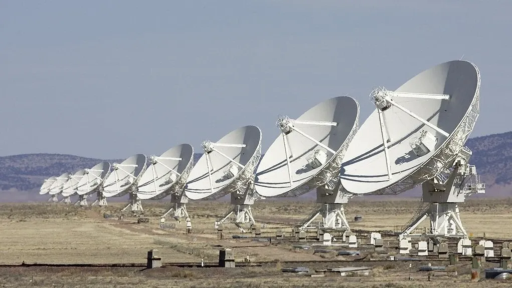 The Very Large Array (VLA) radio telescope in New Mexico, USA, one of the dishes used by pulsar timing arrays to detect nanohertz gravitational waves